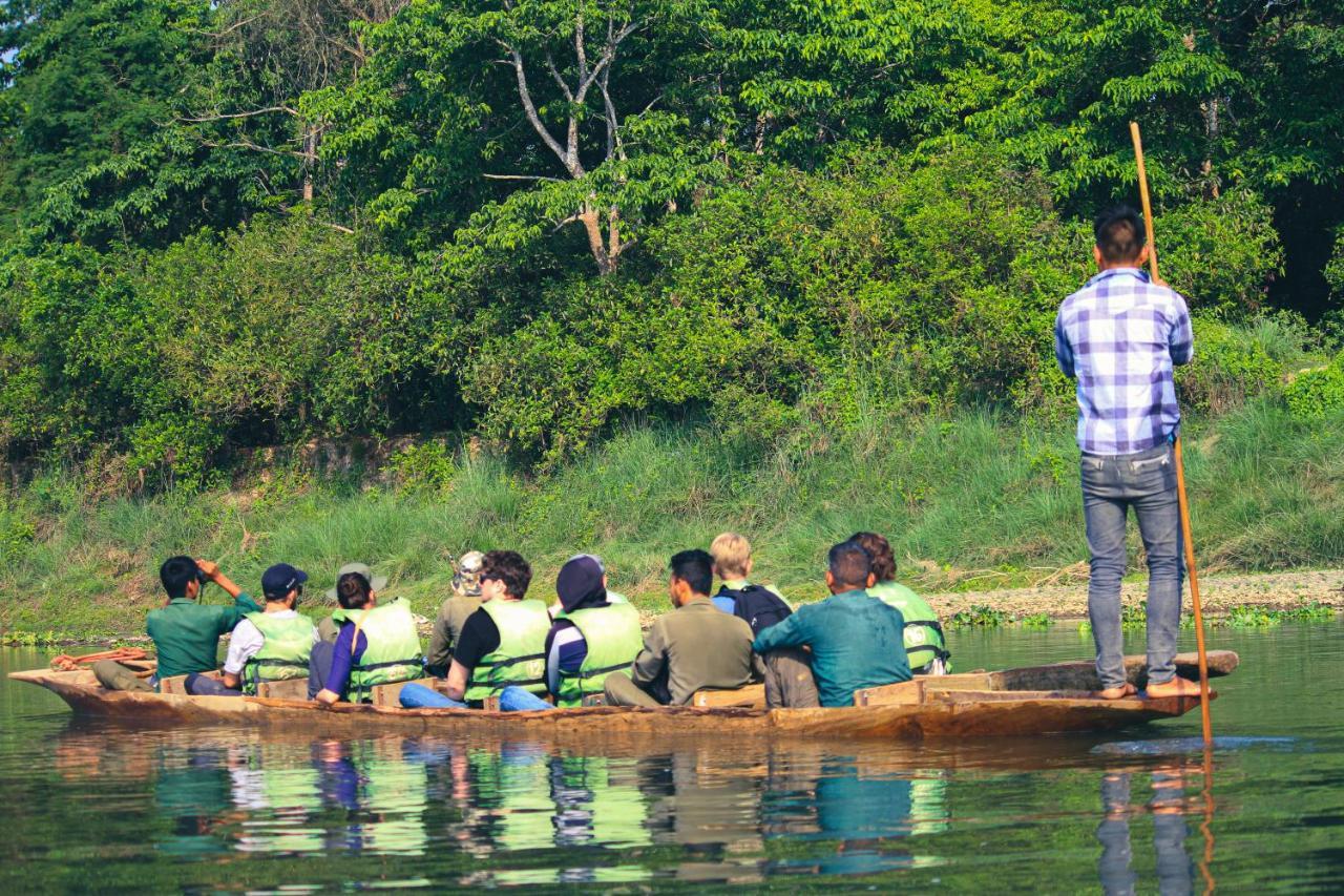 Hotel Tharu Garden Sauraha Exterior foto