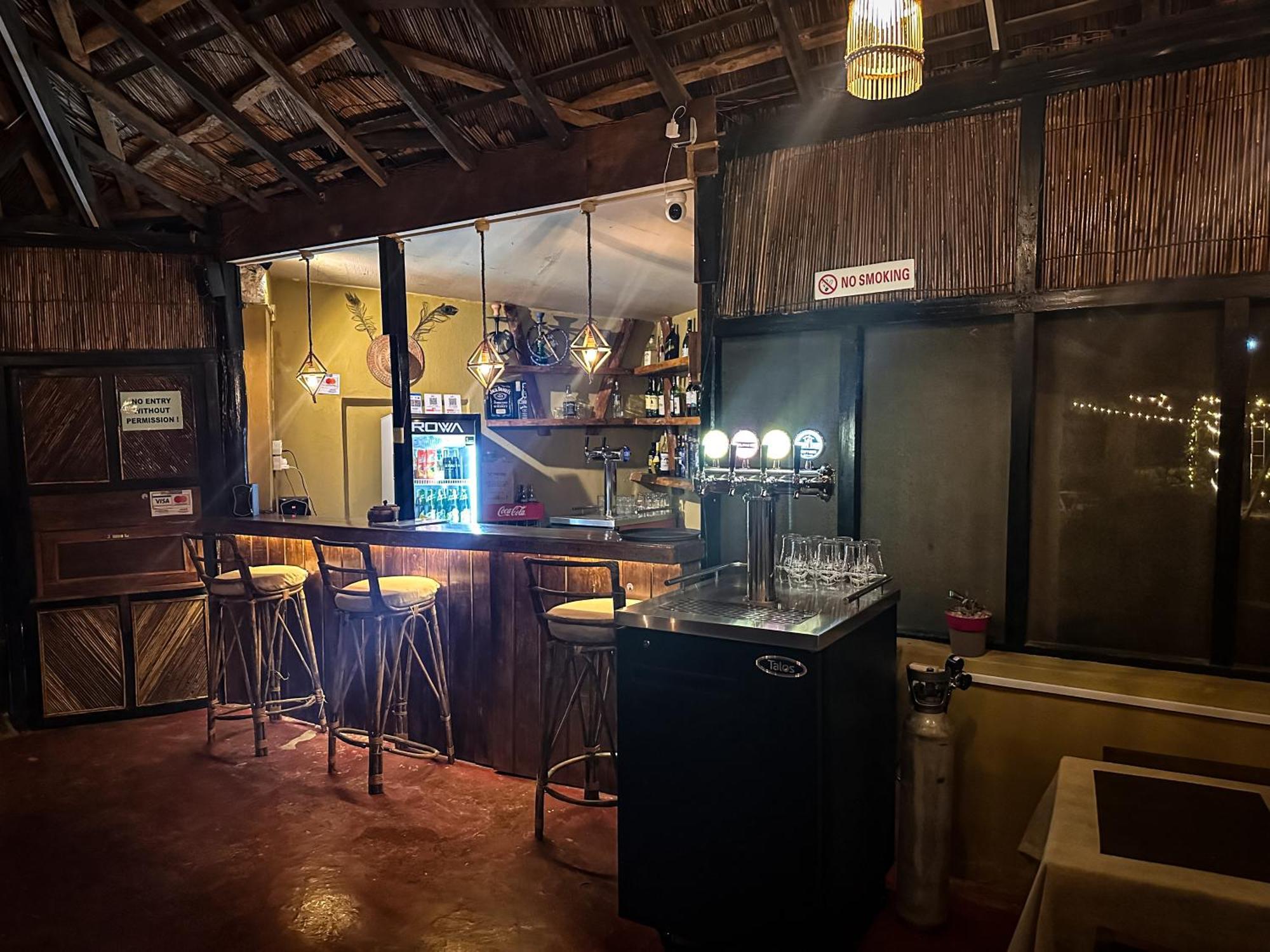 Hotel Tharu Garden Sauraha Exterior foto